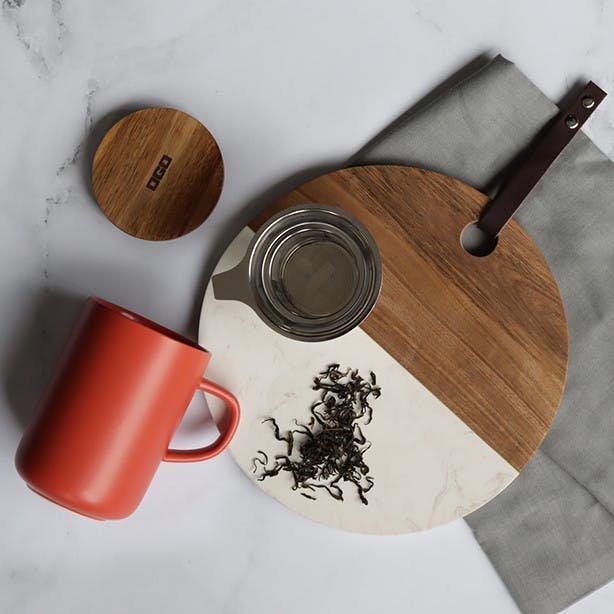 Kaffee-, Tee-, Schokoladentasse Juliet mit Teesieb aus Edelstahl - rot